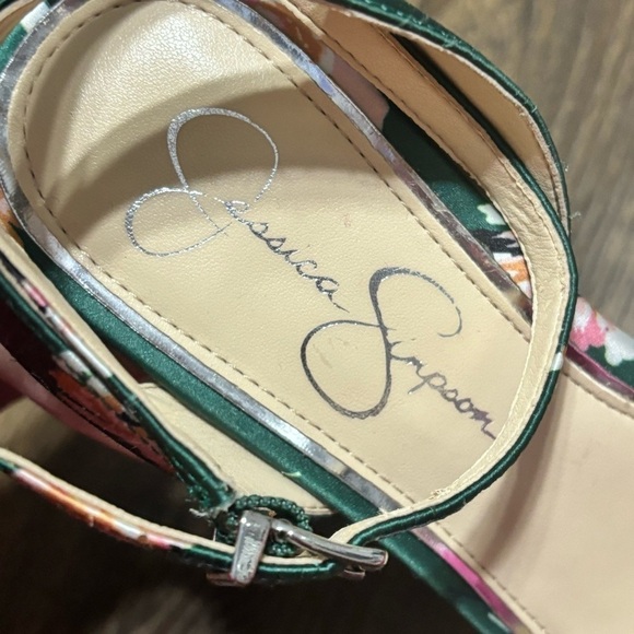 Jessica Simpson Carena Satin
Sculpted Wedge Sandals size 7.5 - Picture 12 of 14